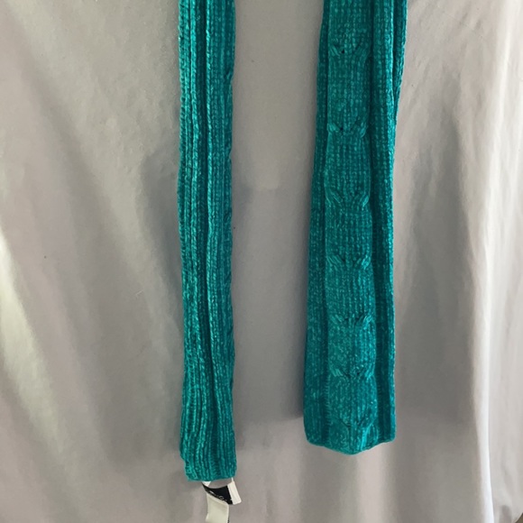 Women’s Teal Scarf - Picture 8 of 8